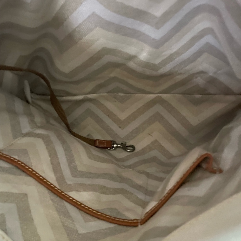 Dooney & Bourke Black and Tan Leather Trim Tote And Pouch NWOT - Picture 12 of 15